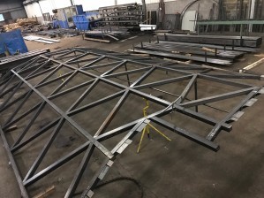 Structure mÃ©tallique intermÃ©diaire